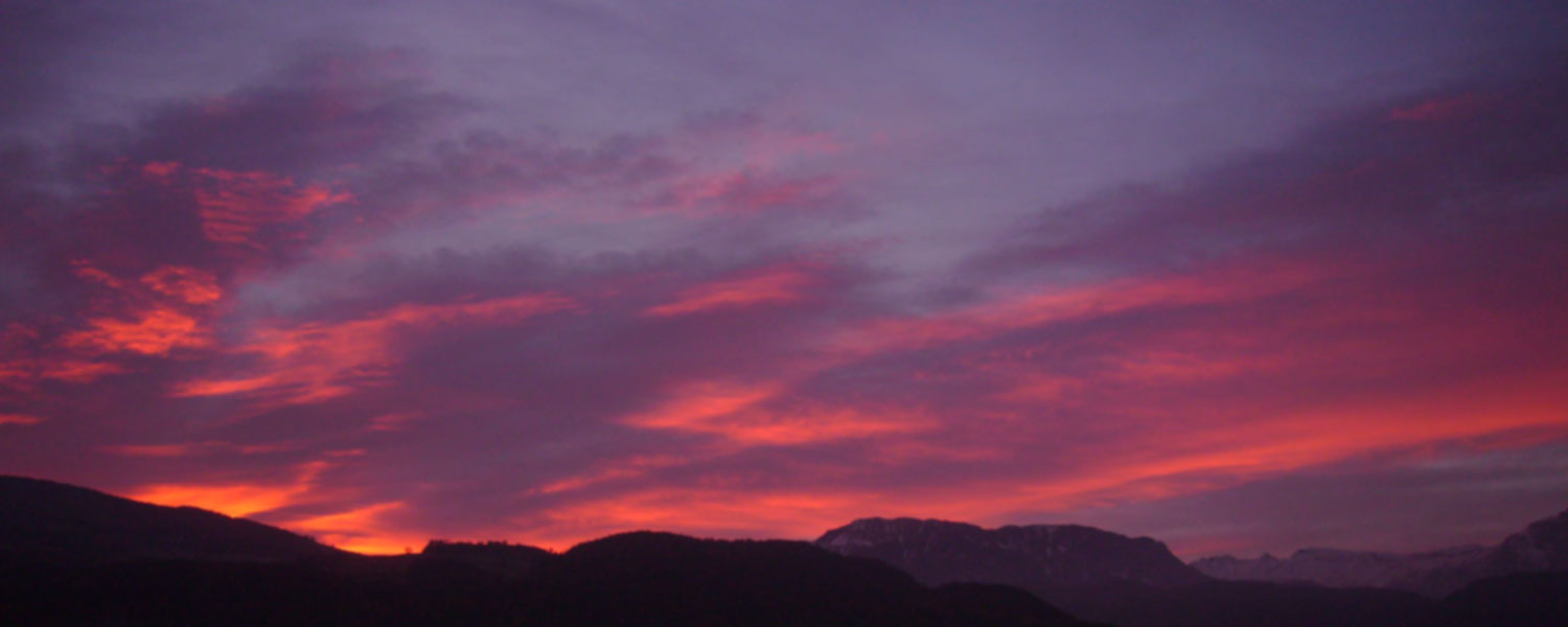 Abendrot beim Urlaub auf dem Bauernhof im Eisacktal