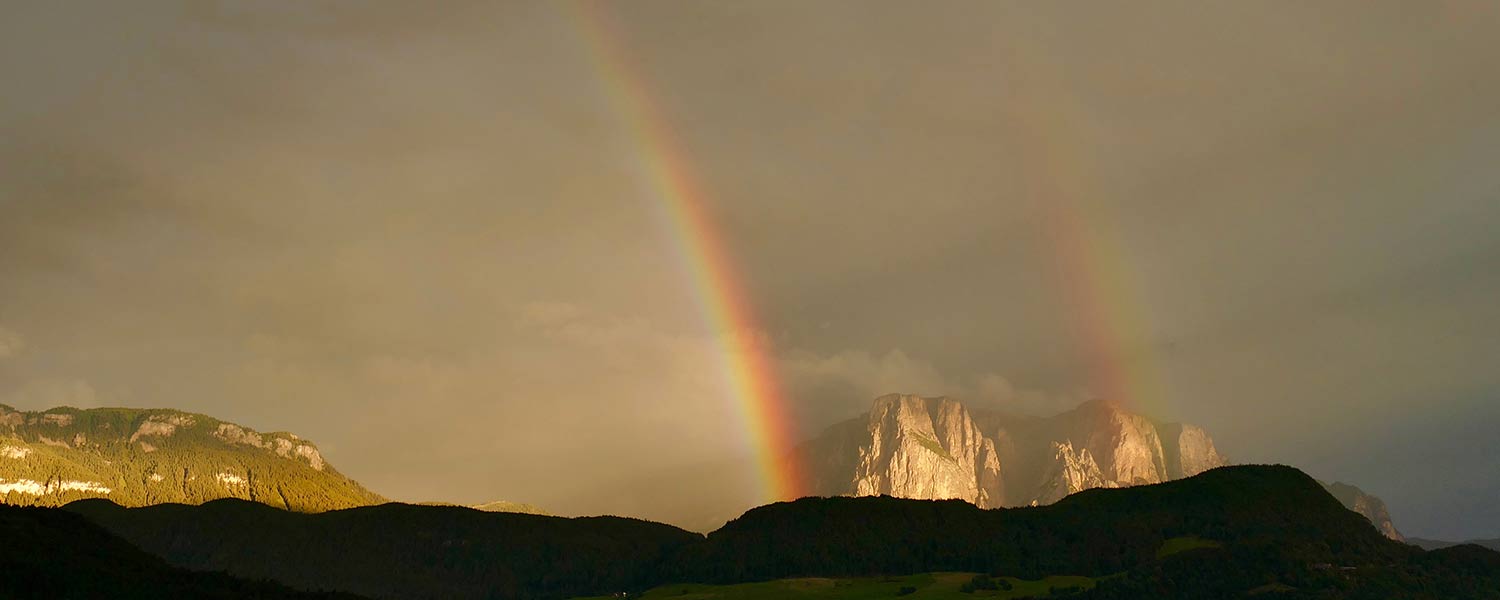 Regenbogen vor dem Schlern Massiv